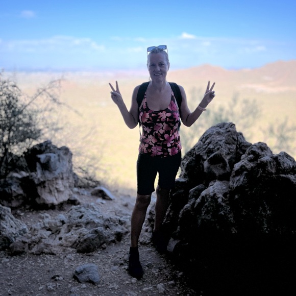 Make me an offer! 🌺 - Picture 1 of 2